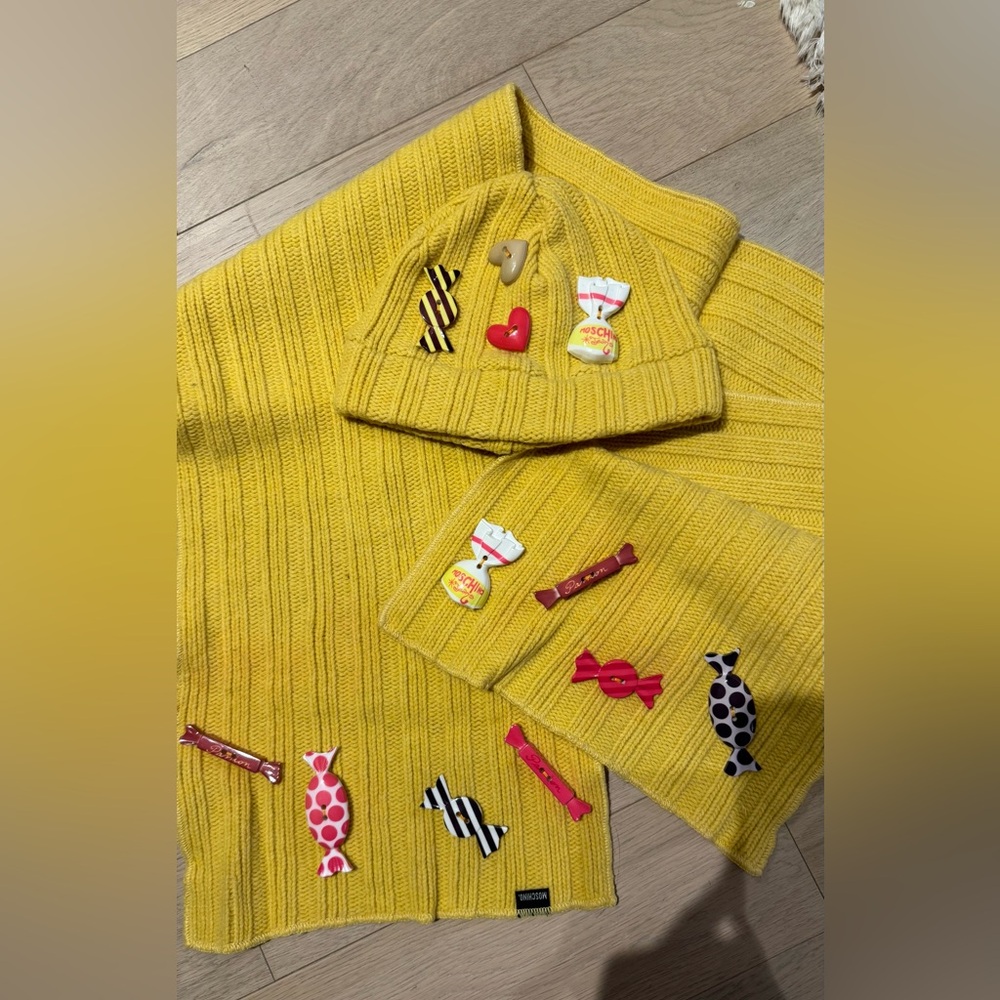 MOSCHINO Set Scarf and Toque